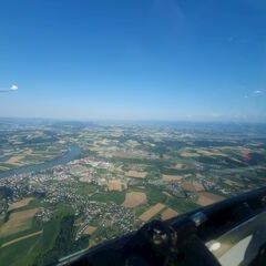 Flugwegposition um 16:36:53: Aufgenommen in der Nähe von Gemeinde Ybbs an der Donau, Ybbs an der Donau, Österreich in 1045 Meter